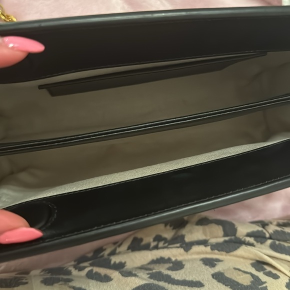 π€MatelassΓ© leather cross-body bag. Never been worn. π― Authentic - Picture 9 of 14